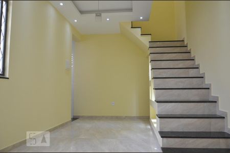 Casa para alugar com 82m², 2 quartos e sem vagaSala