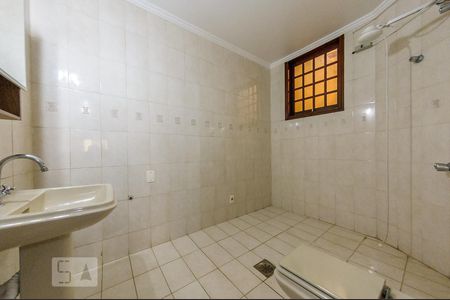 Casa à venda com 380m², 5 quartos e 6 vagas Casa à venda com 380m², 5 quartos e 6 vagasBanheiro - Andar inferior