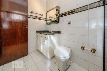 Casa à venda com 380m², 5 quartos e 6 vagas Casa à venda com 380m², 5 quartos e 6 vagasBanheiro - Suite 2