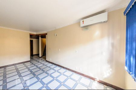 Casa à venda com 380m², 5 quartos e 6 vagas Casa à venda com 380m², 5 quartos e 6 vagasEscritório - Andar inferior