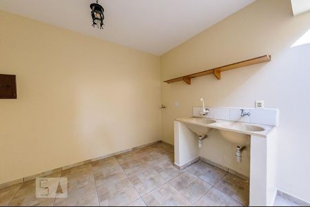 Casa à venda com 380m², 5 quartos e 6 vagas Casa à venda com 380m², 5 quartos e 6 vagasÁrea de Serviço