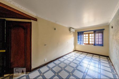 Casa à venda com 380m², 5 quartos e 6 vagas Casa à venda com 380m², 5 quartos e 6 vagasEscritório - Andar inferior