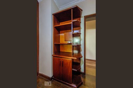 Casa à venda com 380m², 5 quartos e 6 vagas Casa à venda com 380m², 5 quartos e 6 vagasQuarto 1