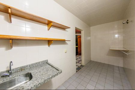 Casa à venda com 380m², 5 quartos e 6 vagas Casa à venda com 380m², 5 quartos e 6 vagasCopa - Andar inferior