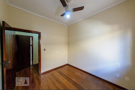 Casa à venda com 380m², 5 quartos e 6 vagas Casa à venda com 380m², 5 quartos e 6 vagasQuarto 4 - Suite 2