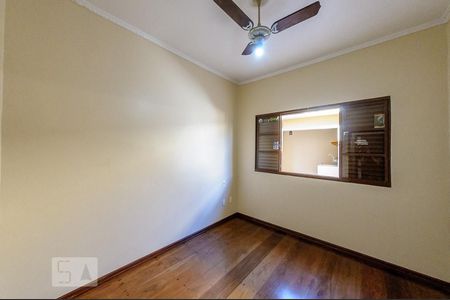 Casa à venda com 380m², 5 quartos e 6 vagas Casa à venda com 380m², 5 quartos e 6 vagasQuarto 4 - Suite 2