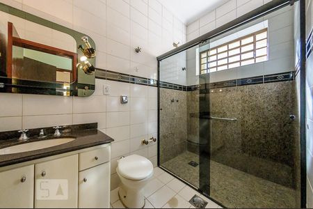 Casa à venda com 380m², 5 quartos e 6 vagas Casa à venda com 380m², 5 quartos e 6 vagasBanheiro - Suite 2