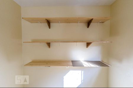 Casa à venda com 380m², 5 quartos e 6 vagas Casa à venda com 380m², 5 quartos e 6 vagasQuarto - Edicula