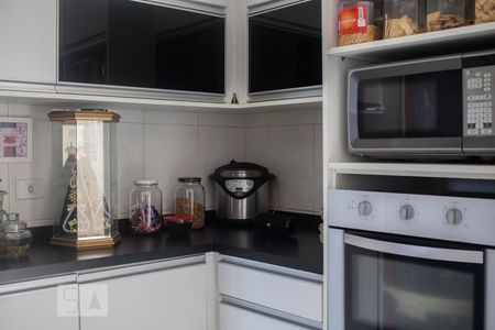 Casa à venda com 500m², 4 quartos e 8 vagasCozinha