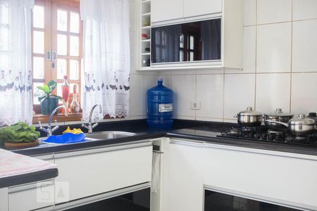 Casa à venda com 500m², 4 quartos e 8 vagasCozinha