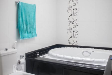 Casa à venda com 500m², 4 quartos e 8 vagasBanheiro da Suíte 3