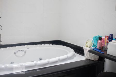 Casa à venda com 500m², 4 quartos e 8 vagasBanheiro da Suíte 3