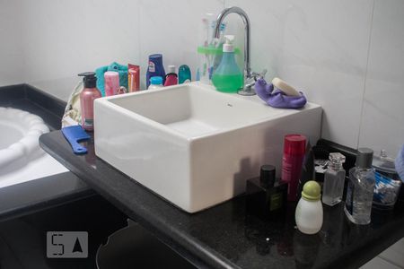 Casa à venda com 500m², 4 quartos e 8 vagasBanheiro da Suíte 3