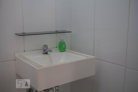 Casa à venda com 500m², 4 quartos e 8 vagasBanheiro 1