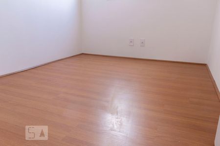 Quarto 2 de apartamento para alugar com 2 quartos, 42m² em Jardim Santa Emília, São Paulo