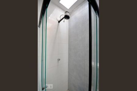 Banheiro de apartamento para alugar com 1 quarto, 35m² em Bosque da Saúde, São Paulo