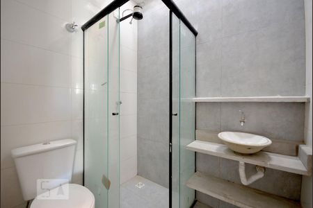 Banheiro de apartamento para alugar com 1 quarto, 35m² em Bosque da Saúde, São Paulo