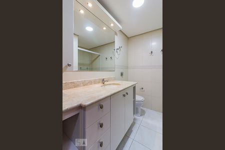 Apartamento à venda com 85m², 2 quartos e 1 vaga Apartamento à venda com 85m², 2 quartos e 1 vagaBanheiro