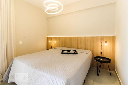 Suíte 1 de apartamento à venda com 2 quartos, 65m² em Jardim Europa, São Paulo