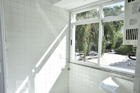 Apartamento à venda com 90m², 2 quartos e 1 vagaÁrea de Serviço