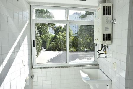 Apartamento à venda com 90m², 2 quartos e 1 vagaÁrea de Serviço