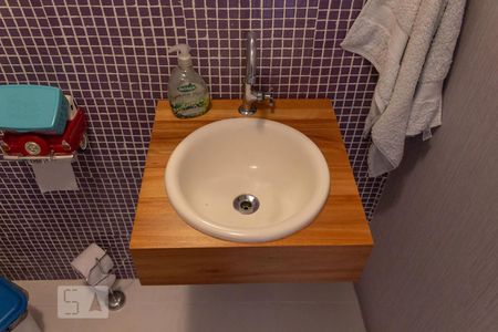Lavabo de casa à venda com 3 quartos, 180m² em Vila Gumercindo, São Paulo