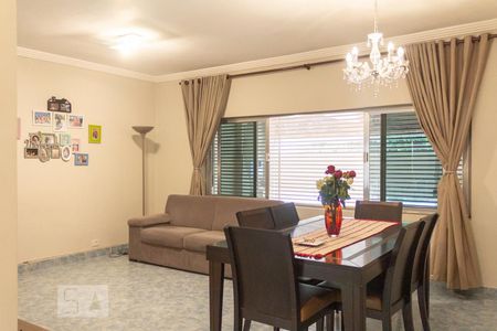 Sala de casa à venda com 3 quartos, 180m² em Vila Gumercindo, São Paulo