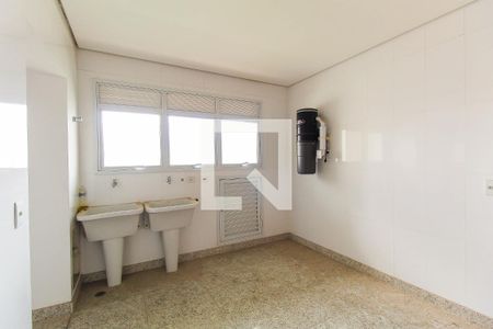 Apartamento à venda com 335m², 5 quartos e 6 vagas Apartamento à venda com 335m², 5 quartos e 6 vagasÁrea de Serviço