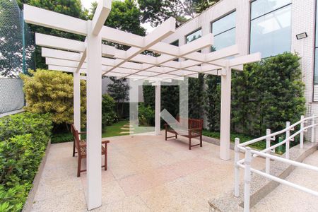 Apartamento à venda com 335m², 5 quartos e 6 vagas Apartamento à venda com 335m², 5 quartos e 6 vagasÁrea externa