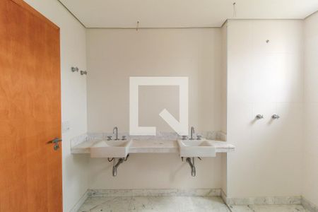 Apartamento à venda com 335m², 5 quartos e 6 vagas Apartamento à venda com 335m², 5 quartos e 6 vagasBanheiro do Quarto 4