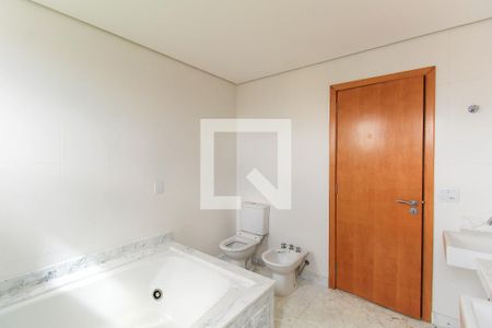 Apartamento à venda com 335m², 5 quartos e 6 vagas Apartamento à venda com 335m², 5 quartos e 6 vagasBanheiro do Quarto 4
