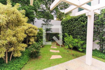 Apartamento à venda com 335m², 5 quartos e 6 vagas Apartamento à venda com 335m², 5 quartos e 6 vagasÁrea externa