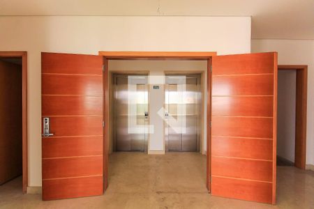 Apartamento à venda com 335m², 5 quartos e 6 vagas Apartamento à venda com 335m², 5 quartos e 6 vagasÁrea comum