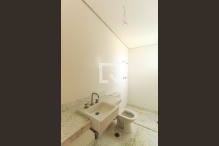 Apartamento à venda com 335m², 5 quartos e 6 vagas Apartamento à venda com 335m², 5 quartos e 6 vagasBanheiro do Quarto 1