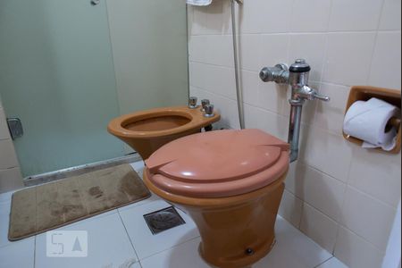 Apartamento à venda com 200m², 5 quartos e 3 vagasBanheiro da Suíte 2