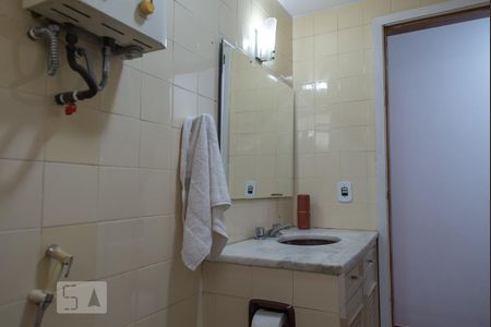 Apartamento à venda com 200m², 5 quartos e 3 vagasBanheiro Social