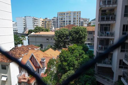 Apartamento à venda com 200m², 5 quartos e 3 vagasVista do quarto 2