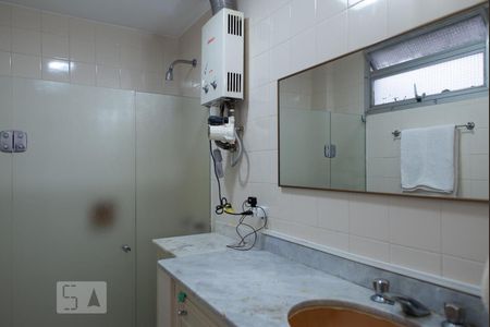 Apartamento à venda com 200m², 5 quartos e 3 vagasBanheiro da Suíte 1