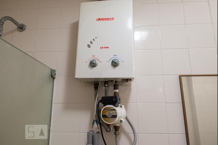 Apartamento à venda com 200m², 5 quartos e 3 vagasBanheiro da Suíte 1 - aquecedor