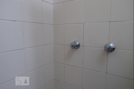 Apartamento à venda com 200m², 5 quartos e 3 vagasBanheiro da Suíte 1 - torneira