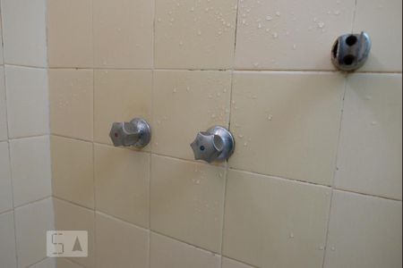 Apartamento à venda com 200m², 5 quartos e 3 vagasBanheiro Social - torneira