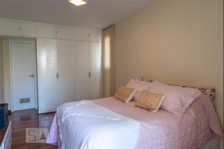 Apartamento à venda com 200m², 5 quartos e 3 vagasQuarto 2 - Suíte 2