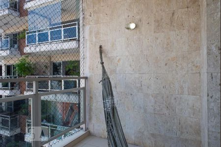 Apartamento à venda com 200m², 5 quartos e 3 vagasVaranda do Quarto 2