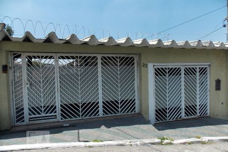 Casa à venda com 200m², 3 quartos e 4 vagasFachada