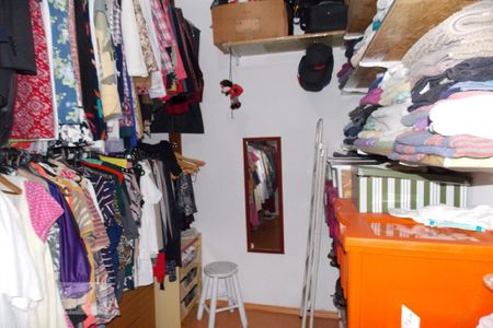Casa à venda com 200m², 3 quartos e 4 vagasCloset