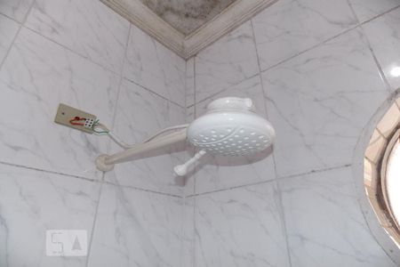 Casa à venda com 200m², 3 quartos e 4 vagasChuveiro