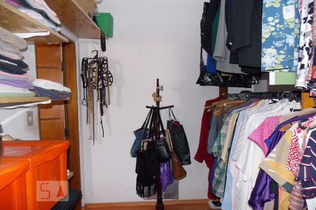 Casa à venda com 200m², 3 quartos e 4 vagasCloset