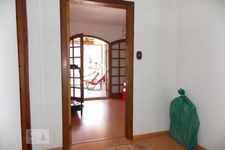 Casa à venda com 200m², 3 quartos e 4 vagasCorredor