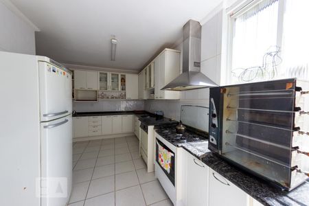 Casa à venda com 500m², 4 quartos e 4 vagas Casa à venda com 500m², 4 quartos e 4 vagasCozinha