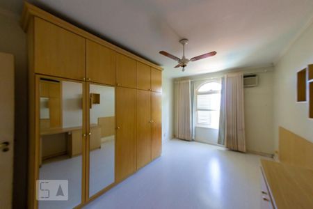 Casa à venda com 500m², 4 quartos e 4 vagas Casa à venda com 500m², 4 quartos e 4 vagasQuarto 2